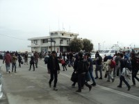 Refugees at Chios Port 2110151.JPG